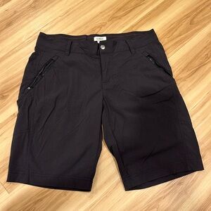 LL Bean women’s hiking shorts, black, size 8